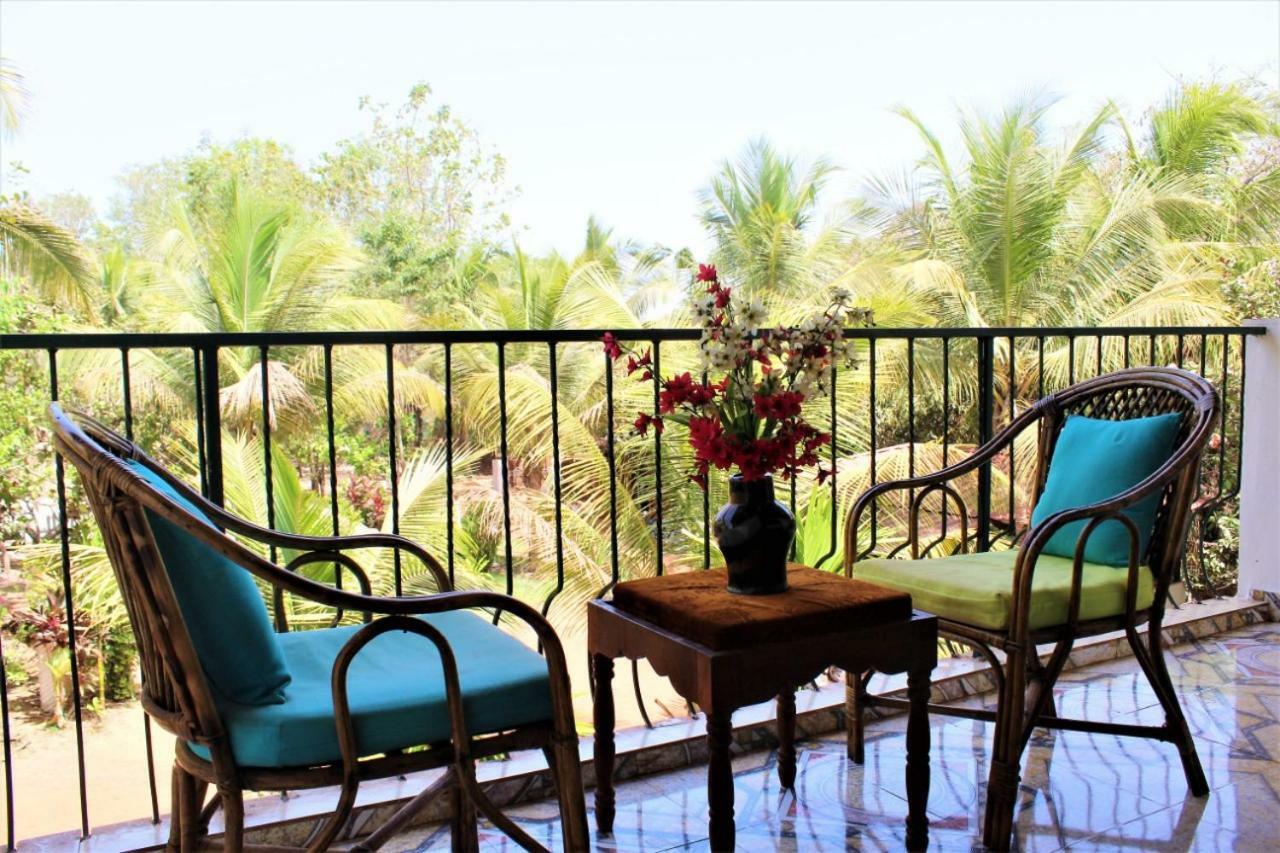 Kaza A Le Pearl Resort Anjuna Bagian luar foto