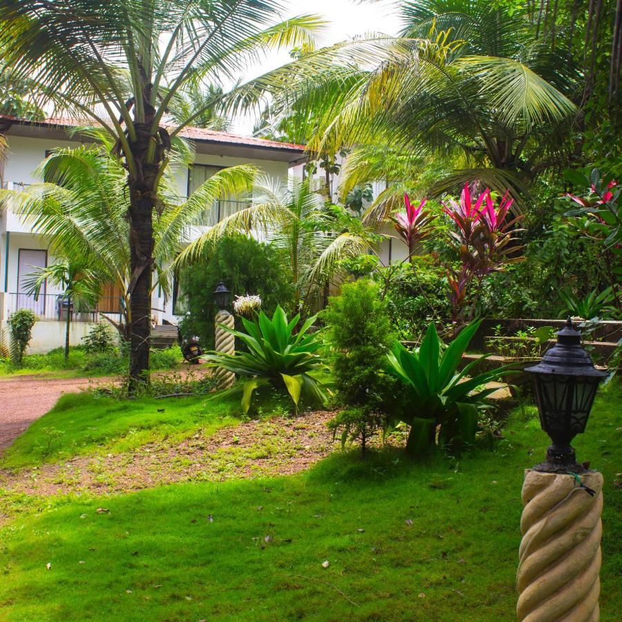 Kaza A Le Pearl Resort Anjuna Bagian luar foto