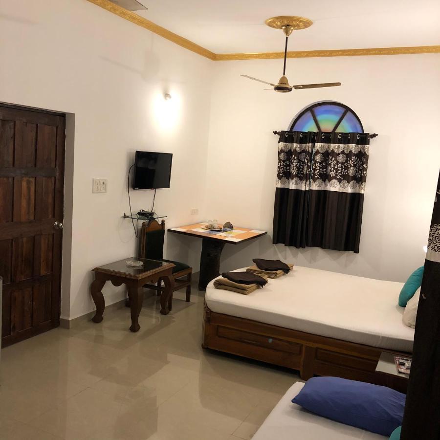 Kaza A Le Pearl Resort Anjuna Bagian luar foto